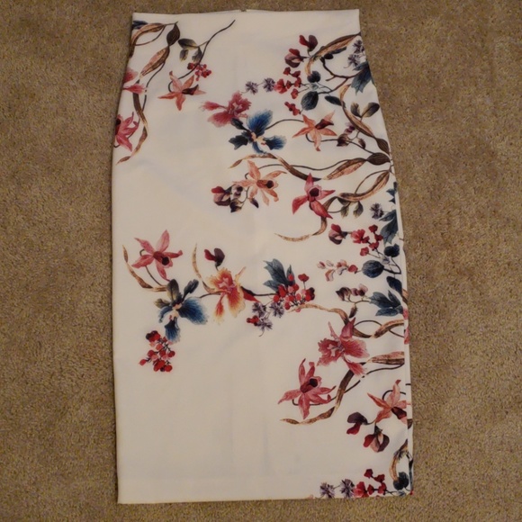Zara Dresses & Skirts - Zara Woman skirt **price firm**no offers**